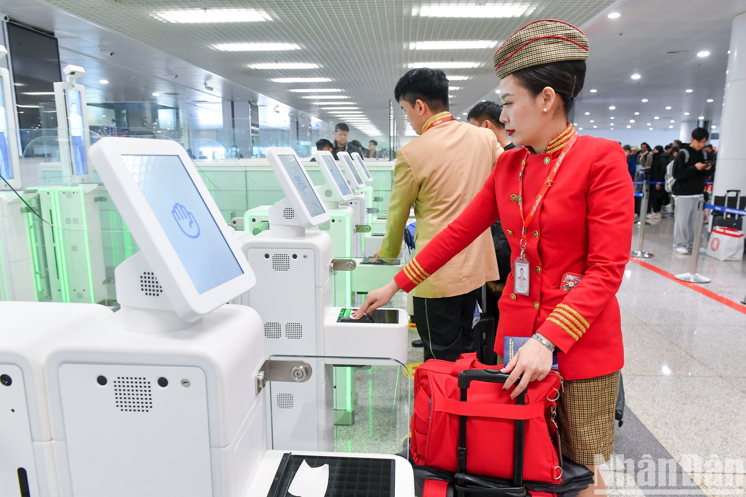 Những văn bản liên quan đến thủ tục xuất nhập cảnh của người nước ngoài và người Việt Nam mang hộ chiếu nước ngoài